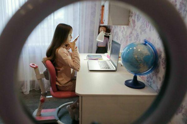 Школьников отправили в &laquo;Начинайзер&raquo; и на &laquo;Облако знаний&raquo;