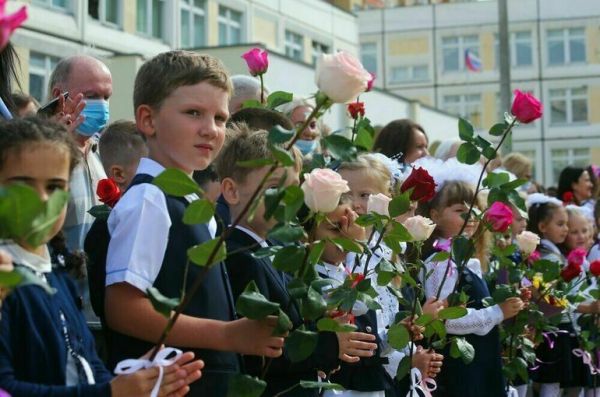 В День знаний в школы пойдут более 17,5 миллиона учеников