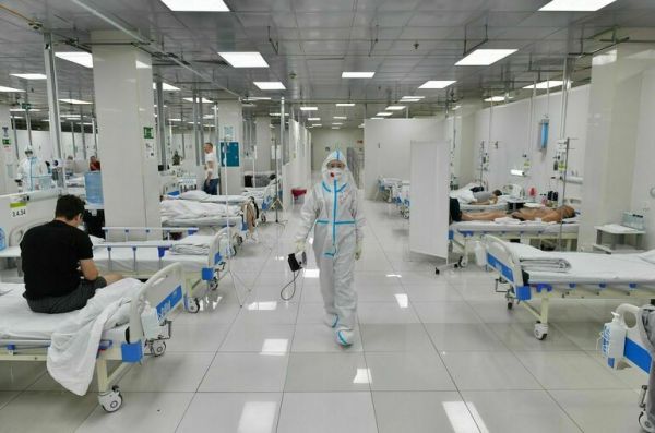 В России число новых случаев COVID-19 за сутки превысило 14 тысяч