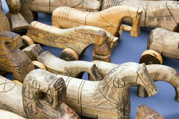 Кукла панка &mdash; женщина без ног и лица