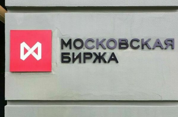 Мосбиржа увеличит время торгов акциями и валютой