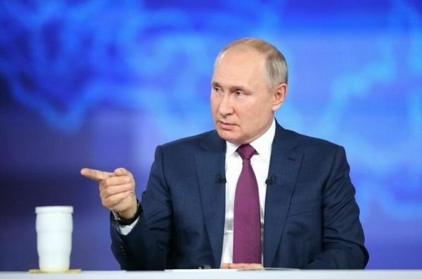 Путин словами &laquo;мерзни, волчий хвост&raquo; пригрозил оставить Евросоюз без энергии