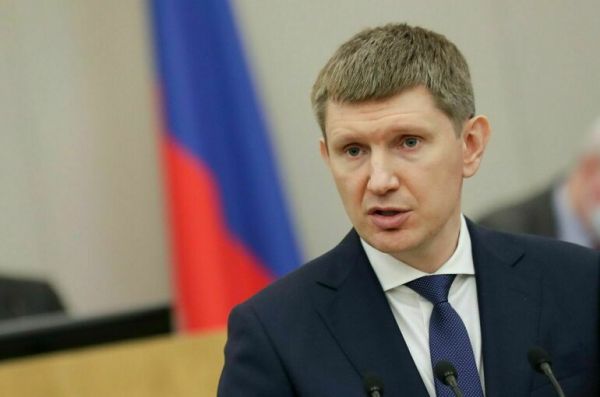 Решетников назвал &laquo;рабочей страшилкой&raquo; сценарий долгой рецессии в России