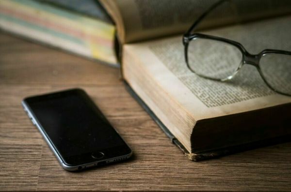 В нижегородском Минобре рассказали, где хранятся мобильники во время уроков