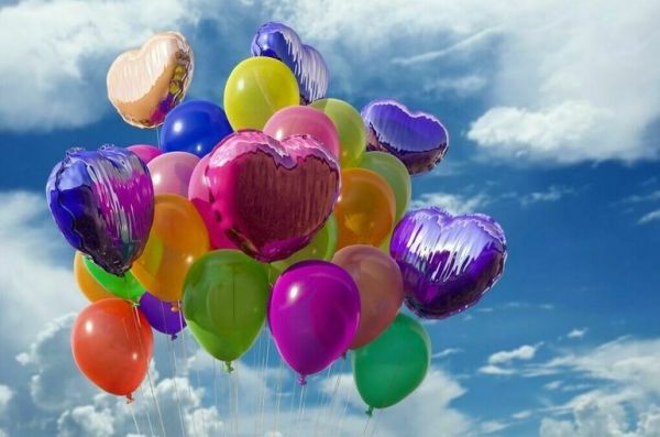 В Петербурге предложили заменить запуск шариков на праздниках мыльными пузырями