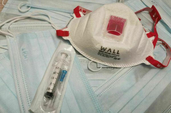 В Ульяновской области ввели масочный режим в транспорте и аптеках