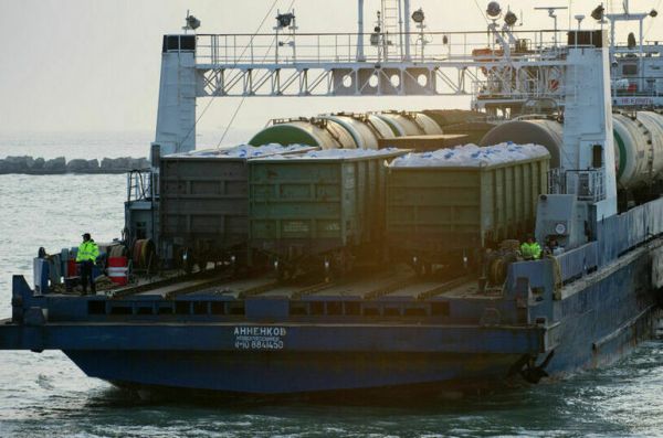 Через паромную переправу в Крыму запретили перевозить металлолом Через паромную переправу в Крыму запретили перевозить металлолом