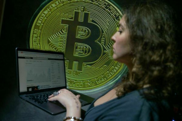 Минфин хочет разрешить международные расчеты в криптовалютах для всех отраслей Минфин хочет разрешить международные расчеты в криптовалютах для всех отраслей