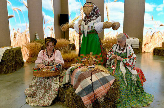 В бюджете найдут деньги на поддержку хохломы и гжели