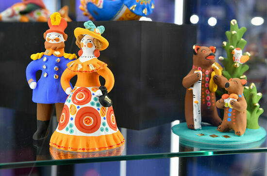 В бюджете найдут деньги на поддержку хохломы и гжели