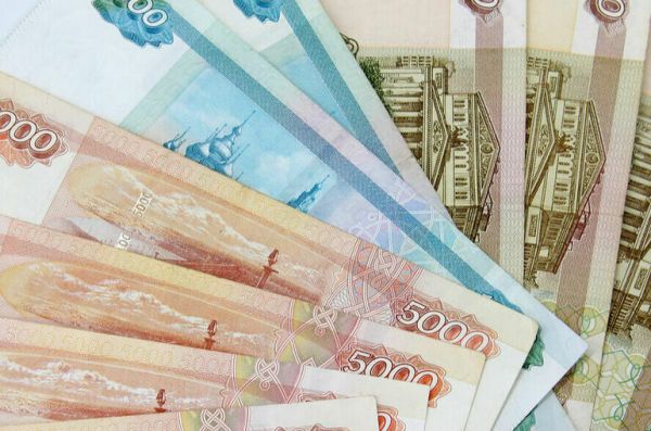 Наличных денег у россиян стало больше на триллион