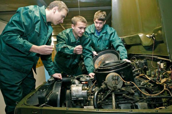 В Комитете Госдумы обсудили компенсации компаниям за трудоустройство несовершеннолетних