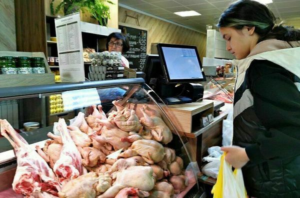 Говядину россияне стали есть меньше, а птицу — больше Говядину россияне стали есть меньше, а птицу — больше