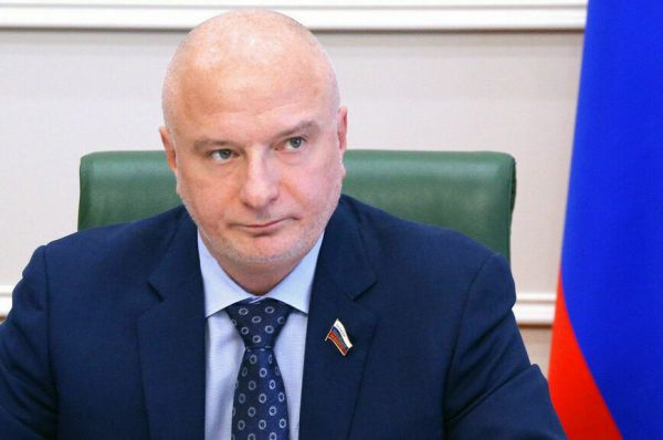 Правительству предложат определить, кому нельзя работать на удаленке из-за границы