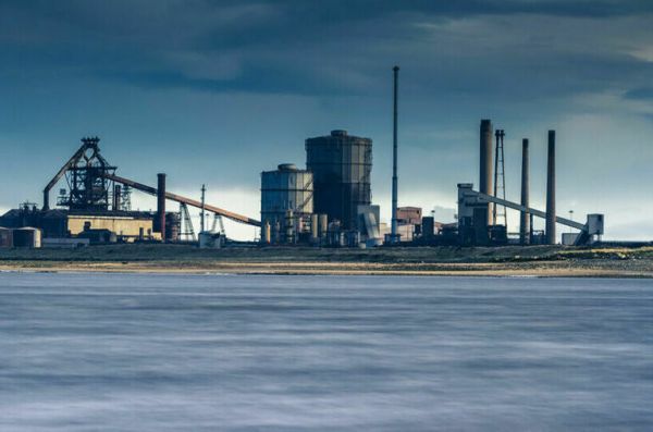 СМИ сообщили о падении цены на российскую нефть Urals ниже 44 долларов