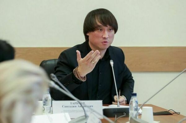 Тарбаев предложил запустить в 2023 году «детский кешбэк» для участников СВО