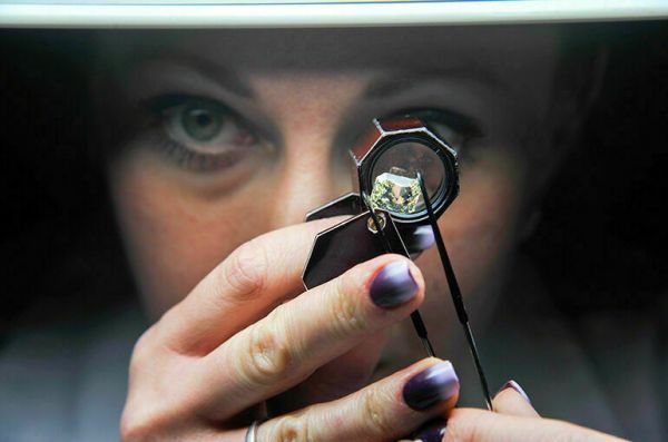 У художников-ювелиров появится официальный статус У художников-ювелиров появится официальный статус