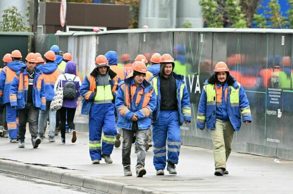 В кабмине посчитали, сколько иностранцев потребуется России в 2023 году