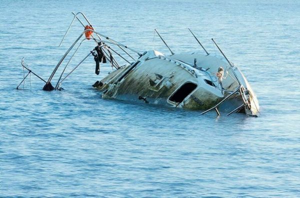 Затонувшие корабли будут поднимать со дна их владельцы