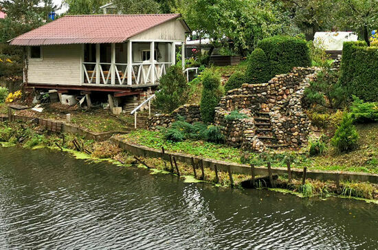 Где лучше &mdash; в загородном доме или в квартире?