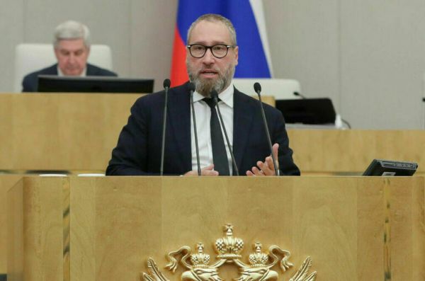 Горелкин сообщил об обсуждении инициативы по легальному показу иностранного кино