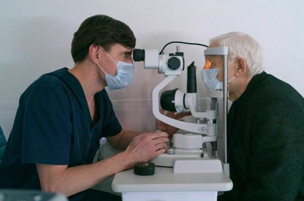 Врачи дефицитных специальностей получат дополнительные соцвыплаты