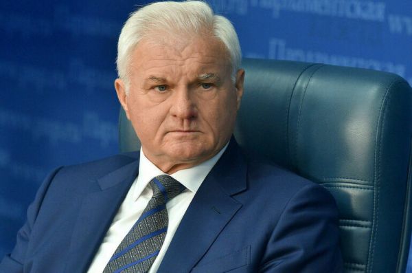 Плотников призвал вдумчиво отнестись к вопросу квотирования ввоза семян