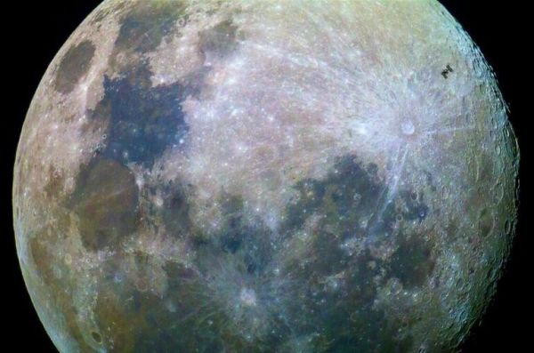 Ученые выявили в образцах с Луны новый возобновляемый источник воды