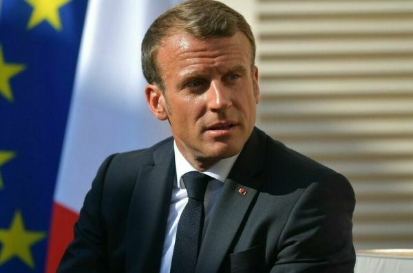 Макрон подписал закон о повышении пенсионного возраста во Франции