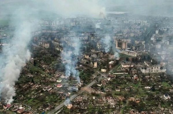 Российские войска взяли под контроль два квартала Артемовска