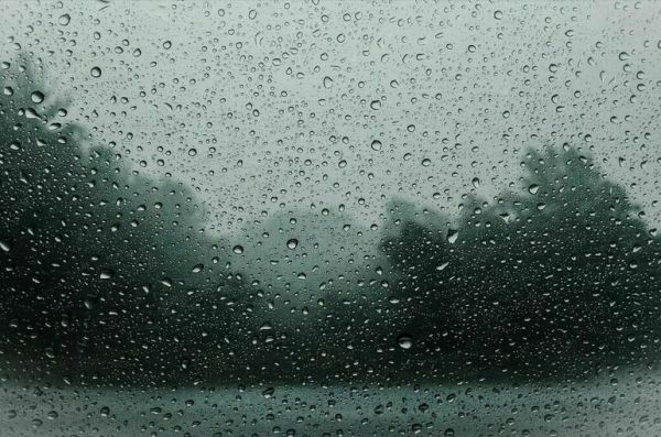 В Сочи из-за сильных дождей вышла из берегов река Мацеста