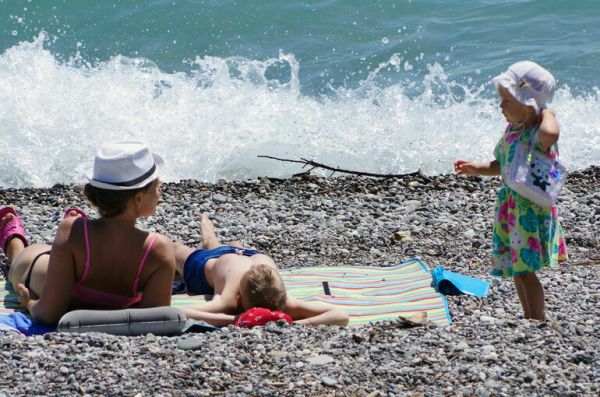 В Сочи после возвращения рек в русло открылись почти все пляжи