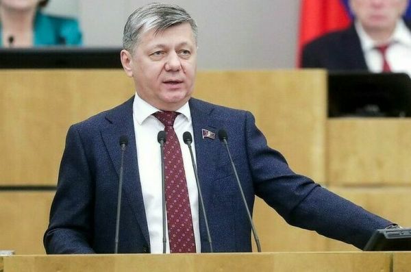 Новиков объяснил поручение Путина следить за Польшей