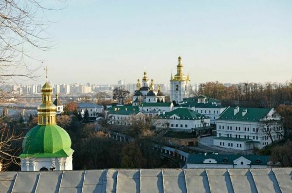 От монахов УПЦ потребовали освободить Киево-Печерскую лавру до 4 июля