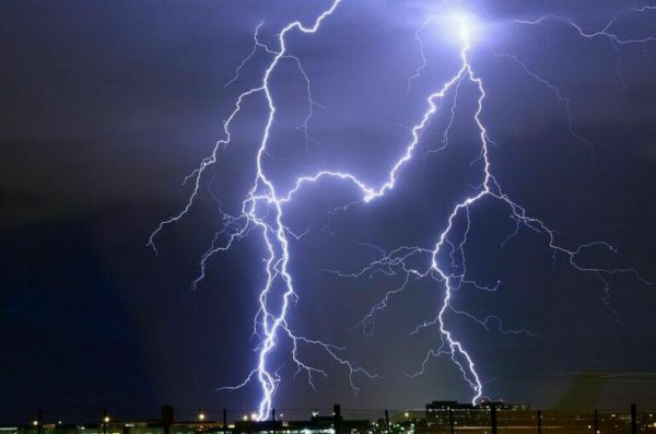 В Петербурге объявили «желтый» уровень опасности из-за погодных условий