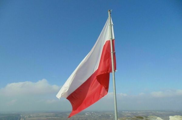 В Польше начали процесс продажи имущества дочерней компании &laquo;Новатэка&raquo;