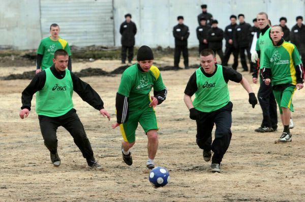В Верховном суде запретили осужденным иметь собственные мячи