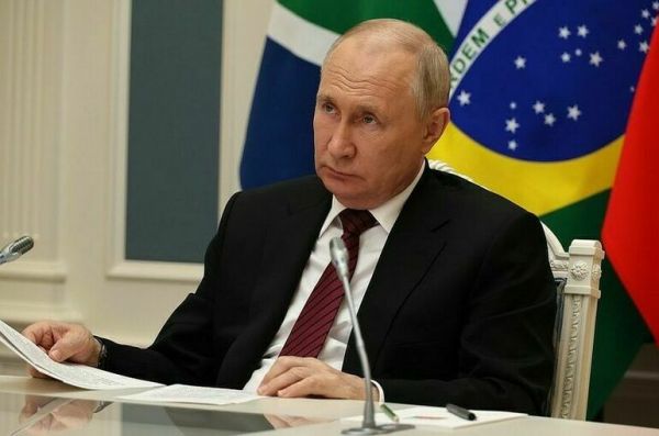 Президент призвал учредить в рамках БРИКС комиссию по транспорту Президент призвал учредить в рамках БРИКС комиссию по транспорту