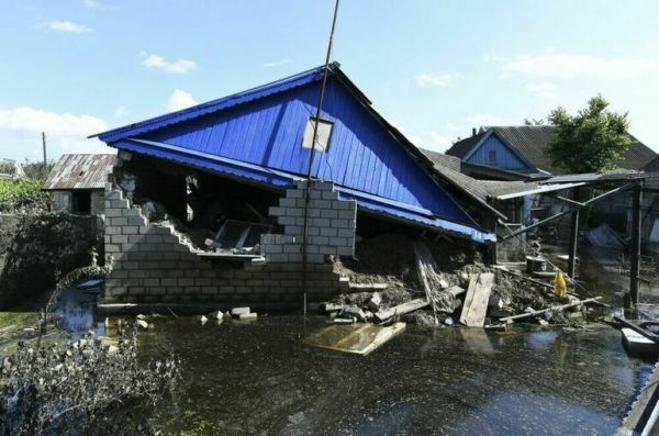 Тела еще двух человек обнаружили после прорыва Каховской ГЭС Тела еще двух человек обнаружили после прорыва Каховской ГЭС