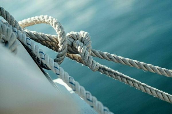 В Босфоре приостановили судоходство из-за поломки танкера