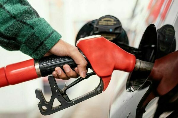 Бензин АИ-95 и дизтопливо подорожали на бирже до рекордных уровней