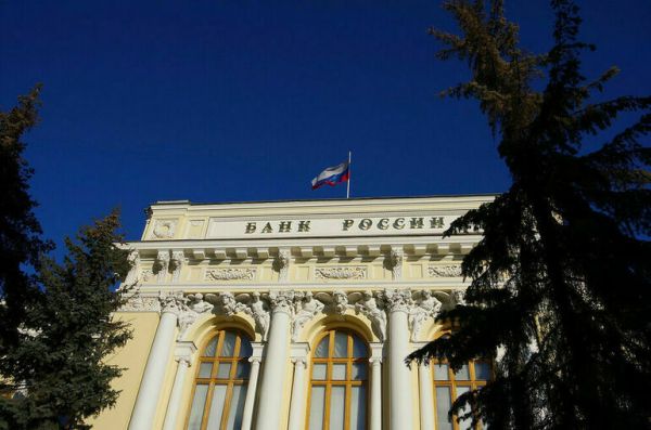 ЦБ сохранил лимиты на переводы за рубеж еще на полгода