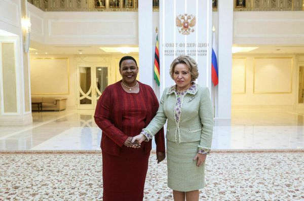 Матвиенко поздравила Мейбл Чиномону с переизбранием на пост спикера Сената Зимбабве