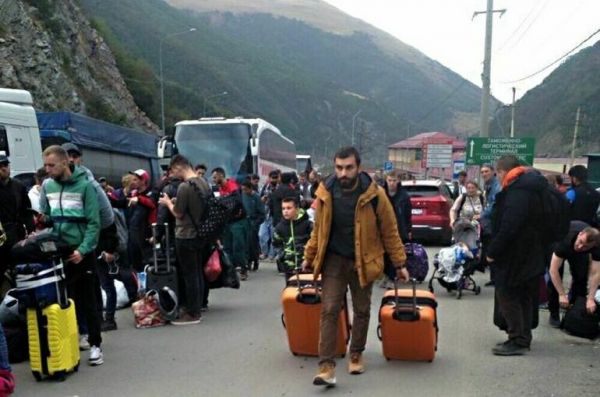 Путин: Никто не закрывал дорогу назад для покинувших страну россиян