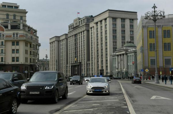 Комитет Совфеда поддержал штрафы за перевозку немаркированных электронных сигарет