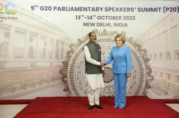 Матвиенко пригласила коллег из Индии на форум БРИКС в Россию