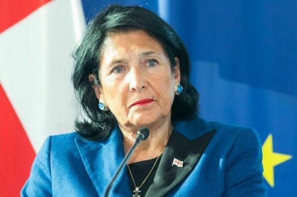 В Грузии приступили к рассмотрению импичмента Зурабишвили