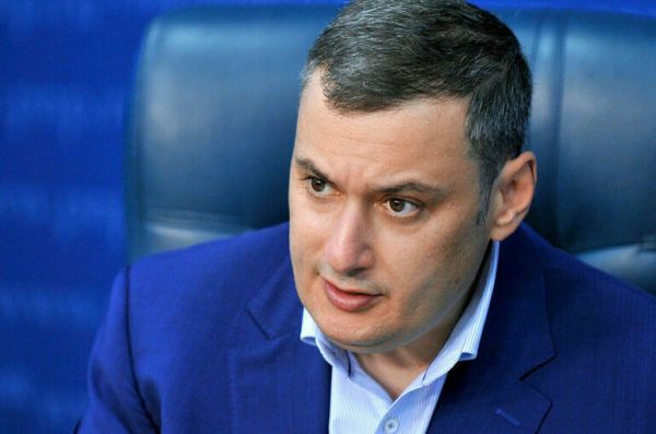 Хинштейн просит кабмин сохранить порог беспошлинного ввоза товаров в 1000 евро 