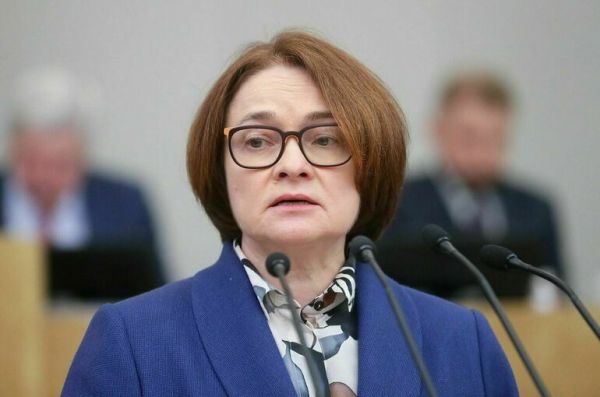 Набиуллина: В мае вступит в силу закон, снимающий проблему зарплатного рабства