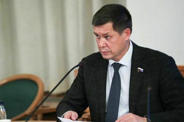 В Госдуме хотят обязать недропользователей покупать гарантию для рекультивации В Госдуме хотят обязать недропользователей покупать гарантию для рекультивации